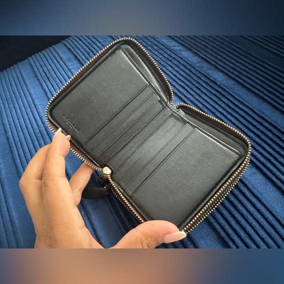 Authentic Coach Brown & Black Wallet - Picture 4 of 7